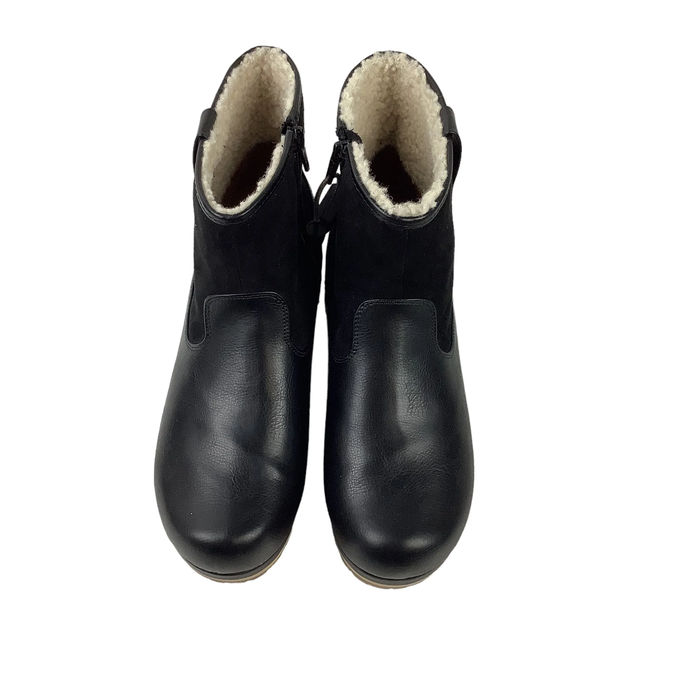 Boots Ankle Heels By Universal Thread  Size: 10
