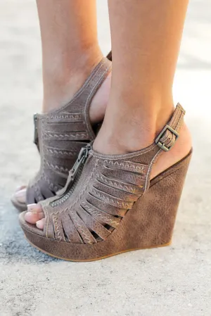 Saucin Taupe Wedges
